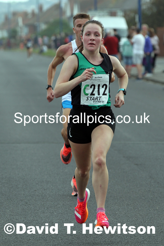 Senior womens 4 stage relay, 2021 Northern 6 and 4 Stage and Young Athletes Road Relays, Redcar. Photo: David T. Hewitson/Sports for All Pics